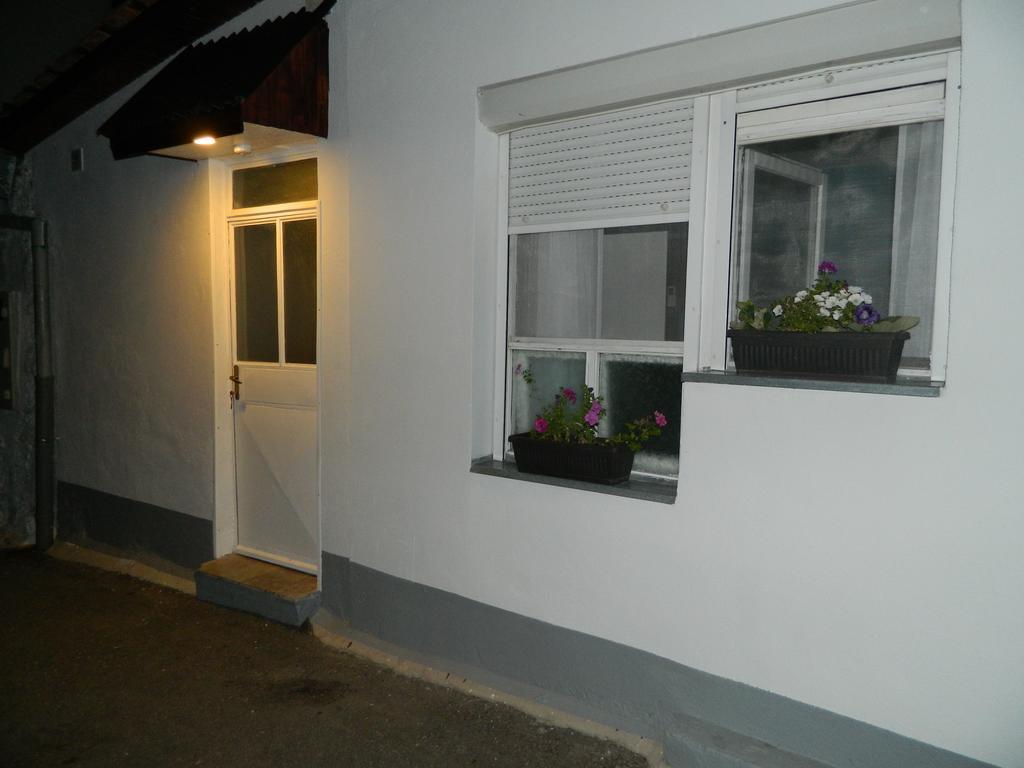מוסטר Apartment Smarty מראה חיצוני תמונה