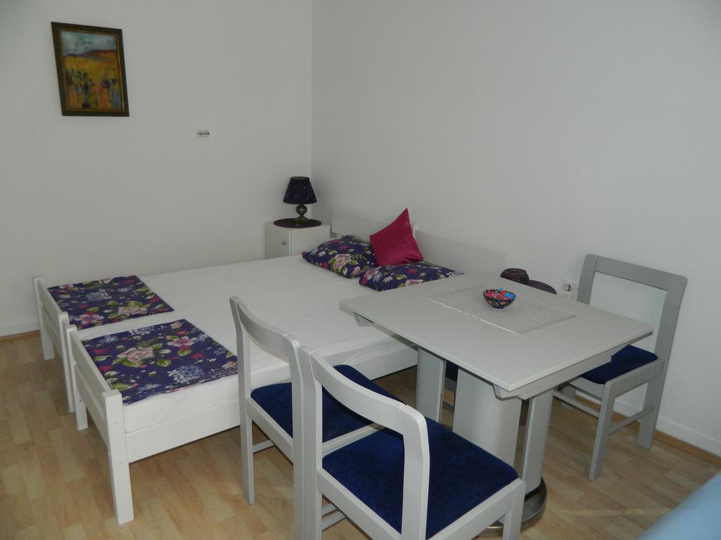 מוסטר Apartment Smarty מראה חיצוני תמונה